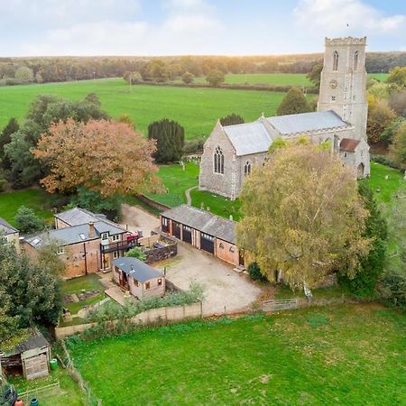 Hayloft And Shepherds Hut In Norfolk Broads With Fire Pit And Bbq From Ginger And Gold Ranworth エクステリア 写真