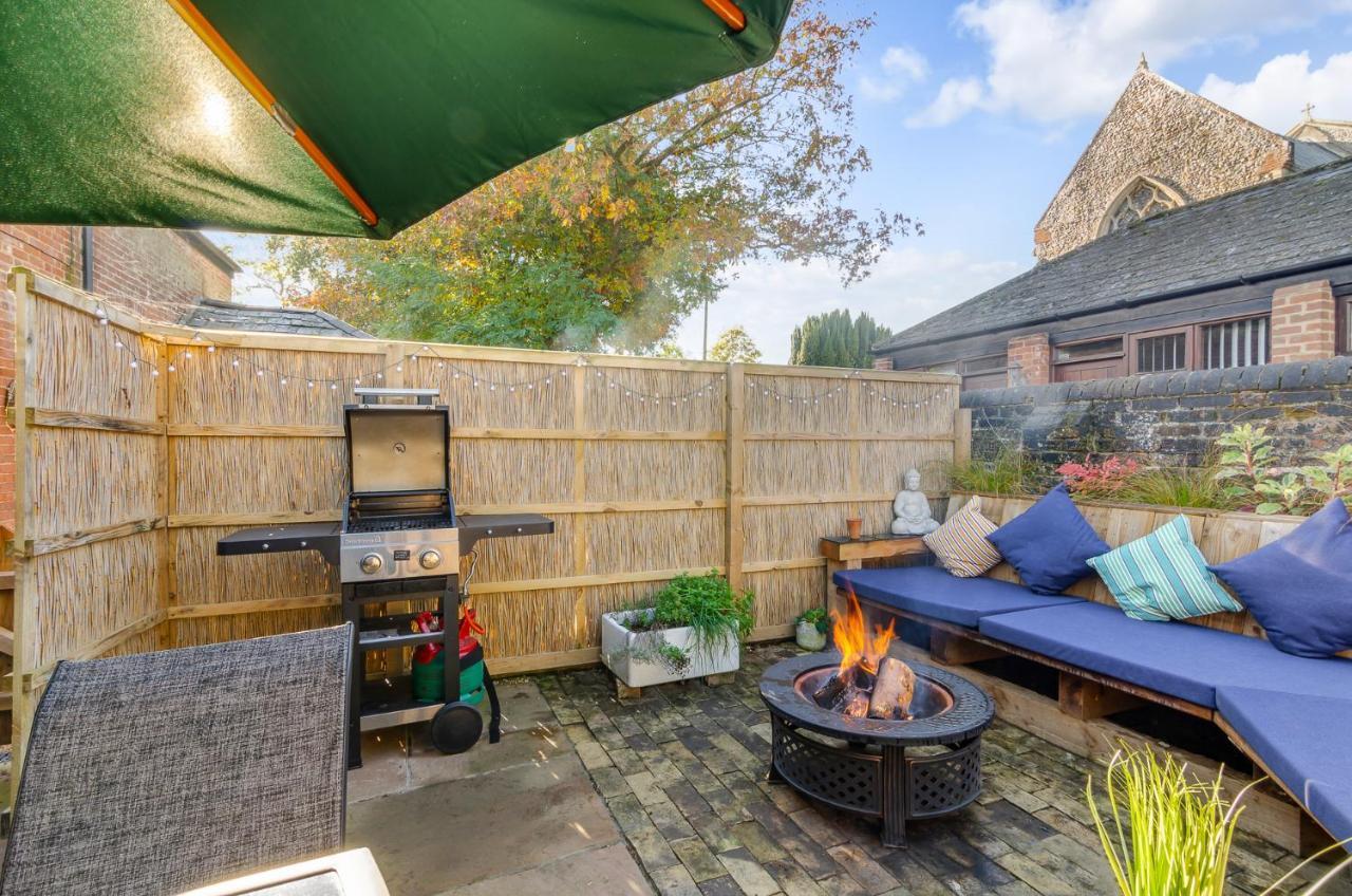 Hayloft And Shepherds Hut In Norfolk Broads With Fire Pit And Bbq From Ginger And Gold Ranworth エクステリア 写真